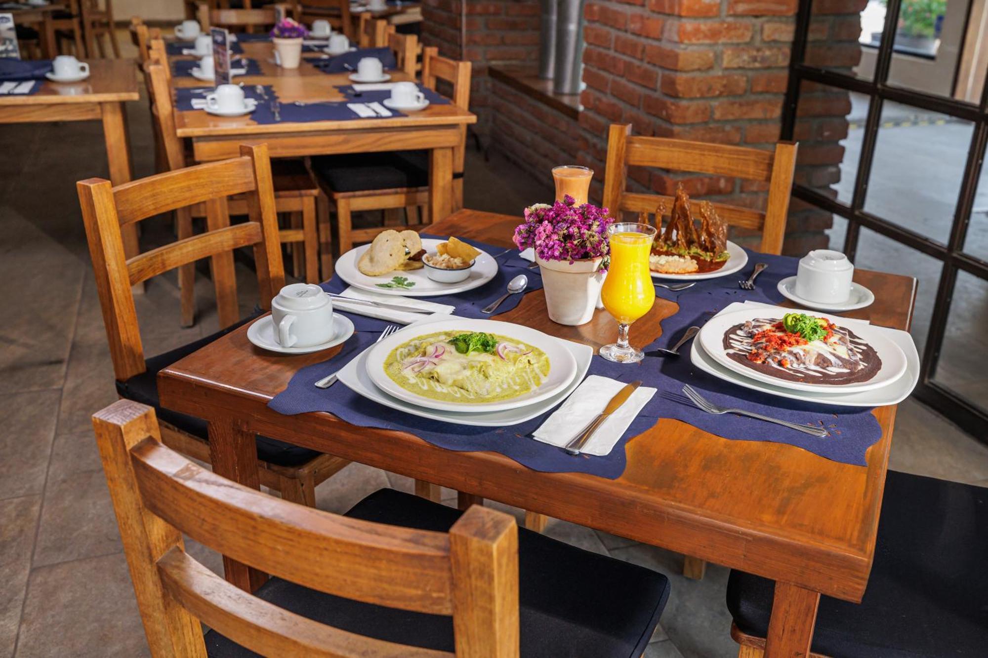 Hotel Suites Mexico Plaza Leon Campestre Экстерьер фото