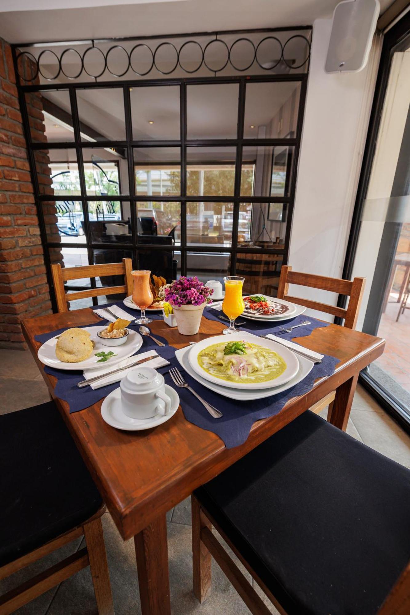Hotel Suites Mexico Plaza Leon Campestre Экстерьер фото